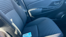 Toyota Yaris 1.33 VVT-i Design 5dr Petrol Hatchback